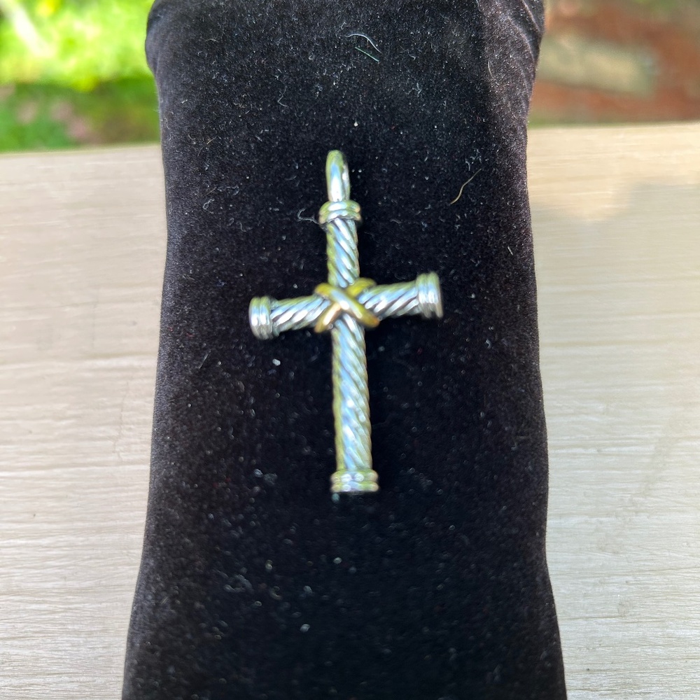Beautiful  sterling silver cross